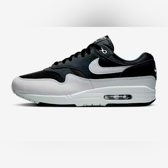 Nike Air Max 1 Essential Men's Black and White Sneakers - M9 - Picture 1 of 7